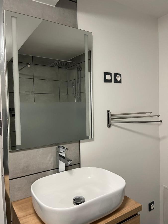 Superbe Appartement Au Bord Du Canal De St Quentin Saint-Quentin  Esterno foto